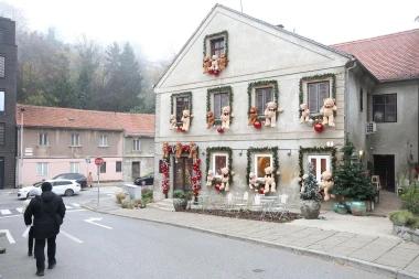Ova kuća u Zagrebu već je okićena u božićnom duhu, preslatko izgleda