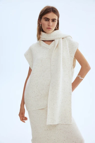 Veste bez rukava: Cozy trend koji vlada zimskom sezonom