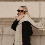 Besprijekoran jesenski look: Lidija Lešić pokazala kako se nosi oversize šal