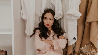 Što kad stigne pozivnica s (ne)jasno definiranim pravilima odijevanja? Zablistaj uz Almine savjete