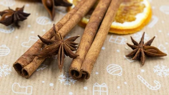 Neka vaš dom zamiriše na jesen: Vodič za izradu prirodnih osvježivača zraka