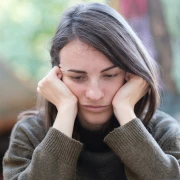 Mentalno zdravlje u jesenskim danima: Kako pobijediti sezonsku depresiju i vratiti energiju