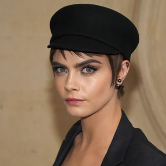 Slavne dame obožavaju šarmantne beretke, hit kape koje pristaju svima