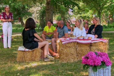 Tko trača, tko ljubi, a tko je rođen za pobjedu? Slijede velika priznanja i seoske sportske igre!