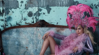 'Showgirls' slavi 30 godina: Elizabeth Berkley u haljini inspiriranoj filmom