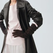 Kožne rukavice: Više od modnog dodatka, simbol bezvremenske elegancije