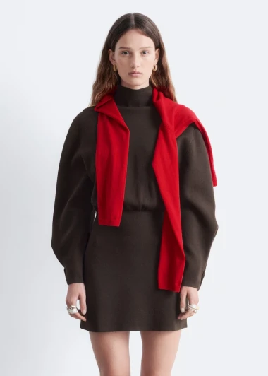 Nepogrešiva outfit formula za zimu: Haljine koje savršeno pristaju uz čizme