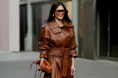 Kako kombinirati kožu ove zime – od upečatljivih jakni do trendi modnih dodataka