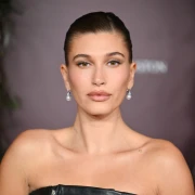 Hailey Bieber oduševila novom verzijom popularne manikure, već je zaludila internet
