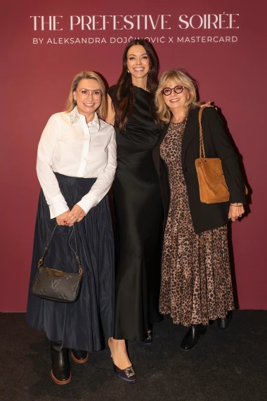 Zavirite s nama na inspirativno, predblagdansko, žensko druženje u režiji dizajnerice Aleksandre Dojčinović