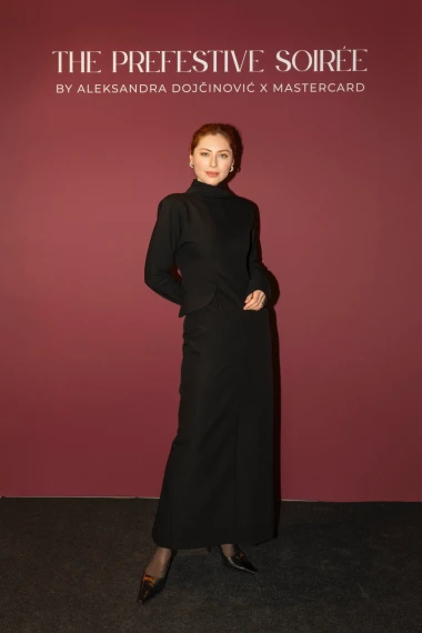 Zavirite s nama na inspirativno, predblagdansko, žensko druženje u režiji dizajnerice Aleksandre Dojčinović