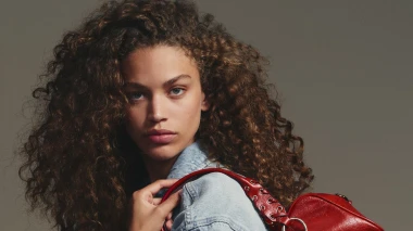 Izdvajamo najpoželjnije torbe sezone - od brušenih do bowling modela