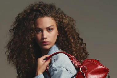 Izdvajamo najpoželjnije torbe sezone - od brušenih do bowling modela