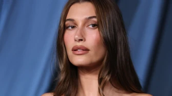 Hailey Bieber oduševila novom verzijom popularne manikure, već je zaludila internet