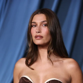 Hailey Bieber oduševila novom verzijom popularne manikure, već je zaludila internet