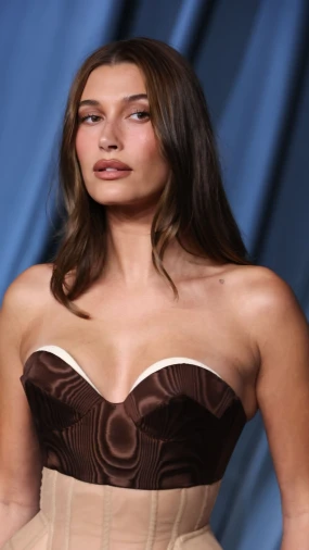 Hailey Bieber oduševila novom verzijom popularne manikure, već je zaludila internet