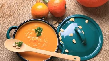 Pravi comfort food: Recept za gustu juhu od bundeve i pečenog povrća