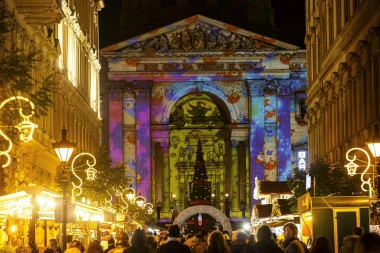 Blagdanski duh u susjedstvu: Najbolji božićni sajmovi za adventska putovanja