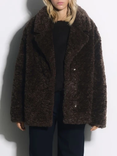 Od ureda do ležernih kombinacija: Najljepše zimske jakne koje podižu svaki look