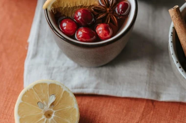Zimska čarolija u šalici: Najbolji recepti za kuhani gin koji će vas ugrijati ovih blagdana