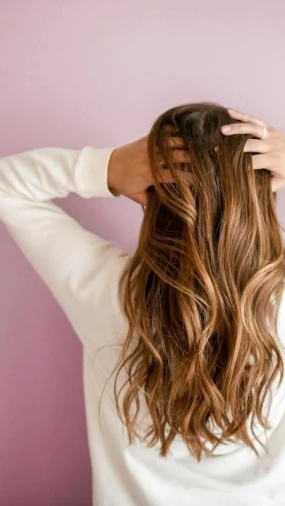 Najbolji šamponi za masnu kosu: Vodič kroz formule koje stvarno djeluju