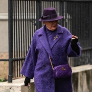 Od glave do pete u ljubičastom: Špica dobila kraljicu monokromatskog looka