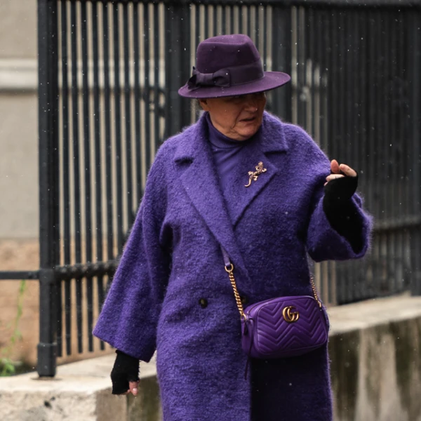 Od glave do pete u ljubičastom: Špica dobila kraljicu monokromatskog looka