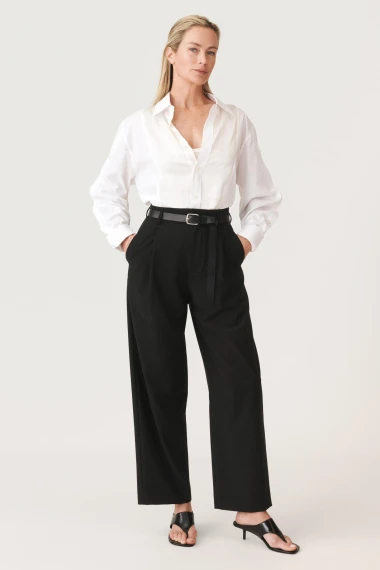 Elegantne, udobne i chic: Vunene hlače su must-have dodatak zimskim kombinacijama