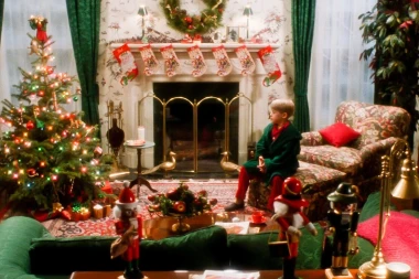 Trendovi u ukrašavanju božićnog drvca: Od 'Sam u kući' nostalgije do Ralph Lauren glamura