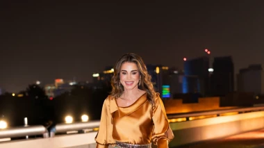 Saten, zlato i remenje: Kraljica Rania iznenadila neobičnom kombinacijom u Dohi