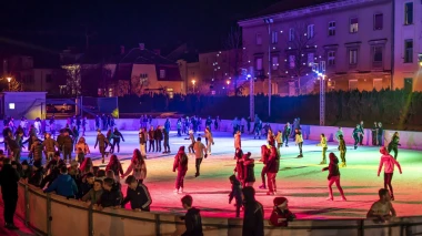 U Karlovac stiže najčarobnije doba godine i donosi koncerte poznatih pjevača