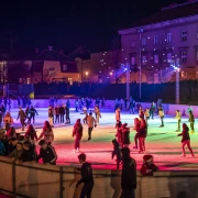 U Karlovac stiže najčarobnije doba godine i donosi koncerte poznatih pjevača