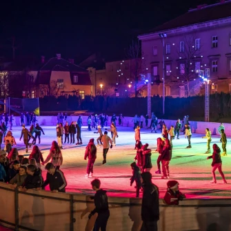 U Karlovac stiže najčarobnije doba godine i donosi koncerte poznatih pjevača