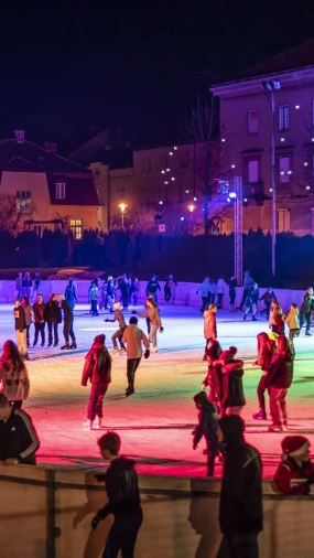 U Karlovac stiže najčarobnije doba godine i donosi koncerte poznatih pjevača