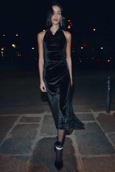 Baršun se vraća u velikom stilu: Najljepši Zara komadi za prosinac