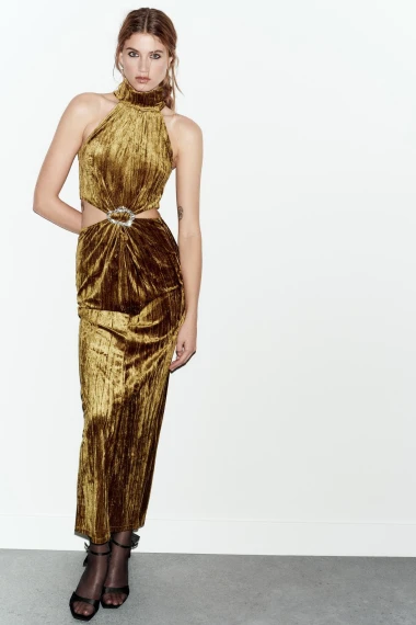 Baršun se vraća u velikom stilu: Najljepši Zara komadi za prosinac