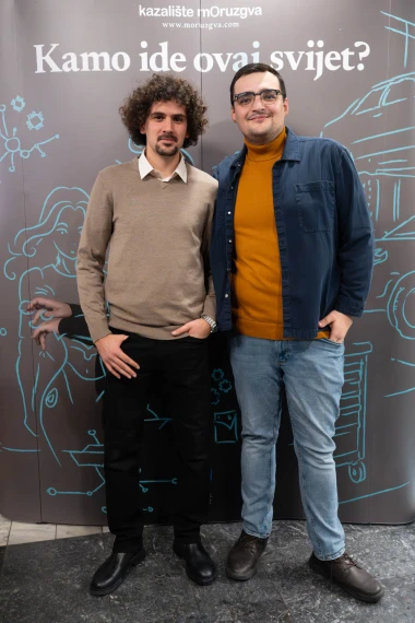 Kazalište Moruzgva ponovno puni dvorane: Premijera komedije „Kamo ide ovai svijet?“ rasplamsala publiku