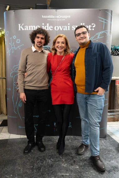 Kazalište Moruzgva ponovno puni dvorane: Premijera komedije „Kamo ide ovai svijet?“ rasplamsala publiku