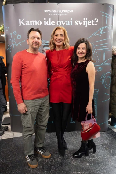 Kazalište Moruzgva ponovno puni dvorane: Premijera komedije „Kamo ide ovai svijet?“ rasplamsala publiku