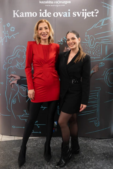 Kazalište Moruzgva ponovno puni dvorane: Premijera komedije „Kamo ide ovai svijet?“ rasplamsala publiku