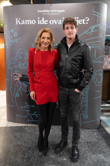 Kazalište Moruzgva ponovno puni dvorane: Premijera komedije „Kamo ide ovai svijet?“ rasplamsala publiku