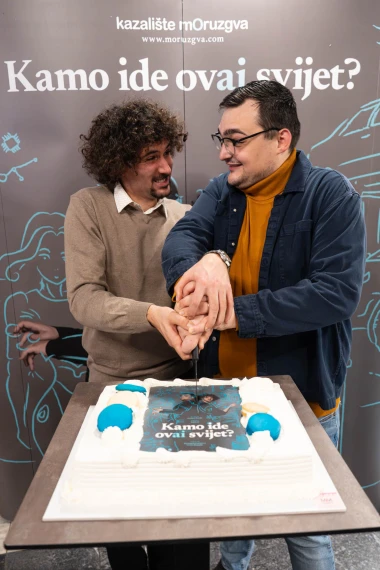 Kazalište Moruzgva ponovno puni dvorane: Premijera komedije „Kamo ide ovai svijet?“ rasplamsala publiku