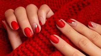 Festive look: Tri glamurozne manikure koje će obilježiti nadolazeće blagdane