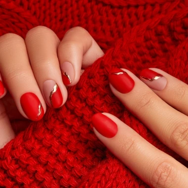 Festive look: Tri glamurozne manikure koje će obilježiti nadolazeće blagdane