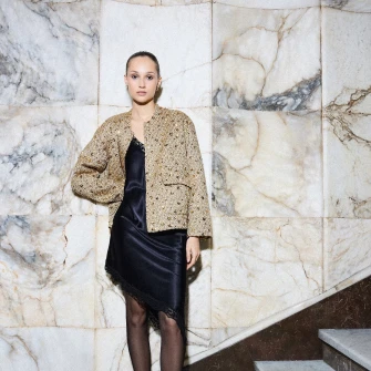 Svečane haljine za nadolazeće blagdane: Luksuz, sjaj i bezvremenska elegancija