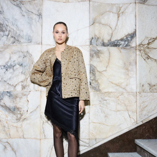 Svečane haljine za nadolazeće blagdane: Luksuz, sjaj i bezvremenska elegancija