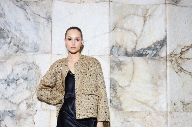 Svečane haljine za nadolazeće blagdane: Luksuz, sjaj i bezvremenska elegancija