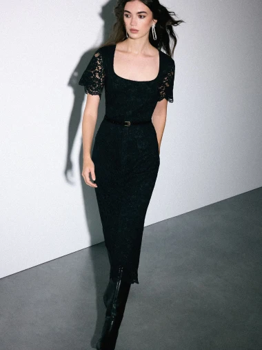 Svečane haljine za nadolazeće blagdane: Luksuz, sjaj i bezvremenska elegancija