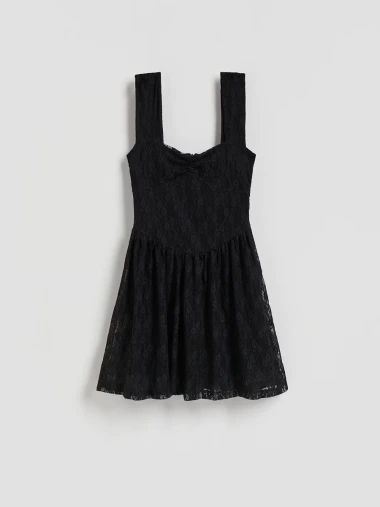 Svečane haljine za nadolazeće blagdane: Luksuz, sjaj i bezvremenska elegancija