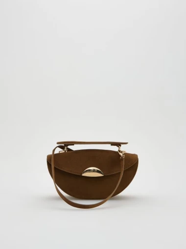 Pristupačne i chic: Reserved torbe savršene za zimske kombinacije